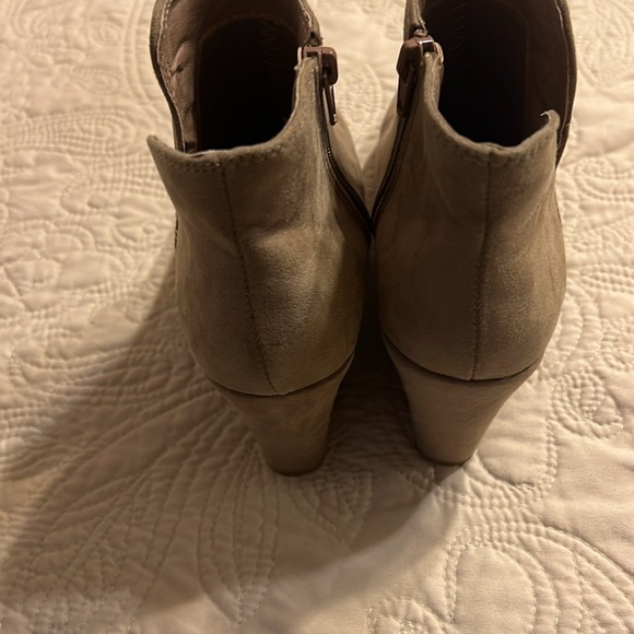 Rampage Booties - Picture 2 of 4